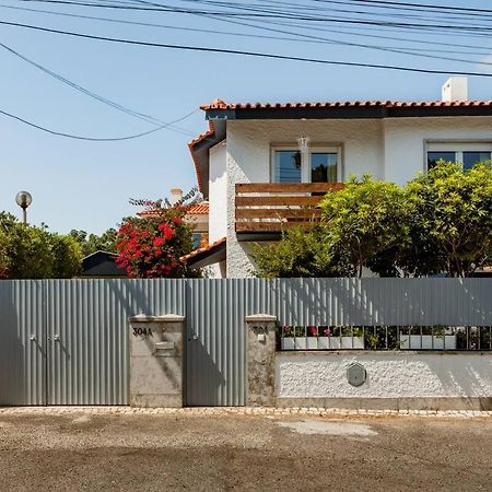 Traditional Villa In S Pedro , Estoril Alapraia エクステリア 写真